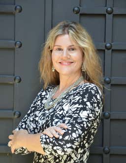 Lisa Pownall